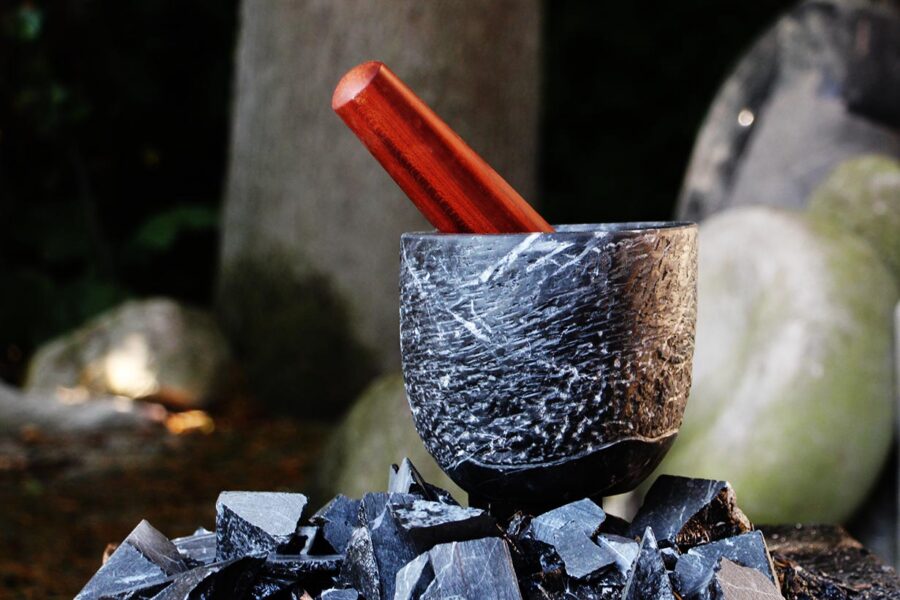 Mörser mit Stössel aus Stein